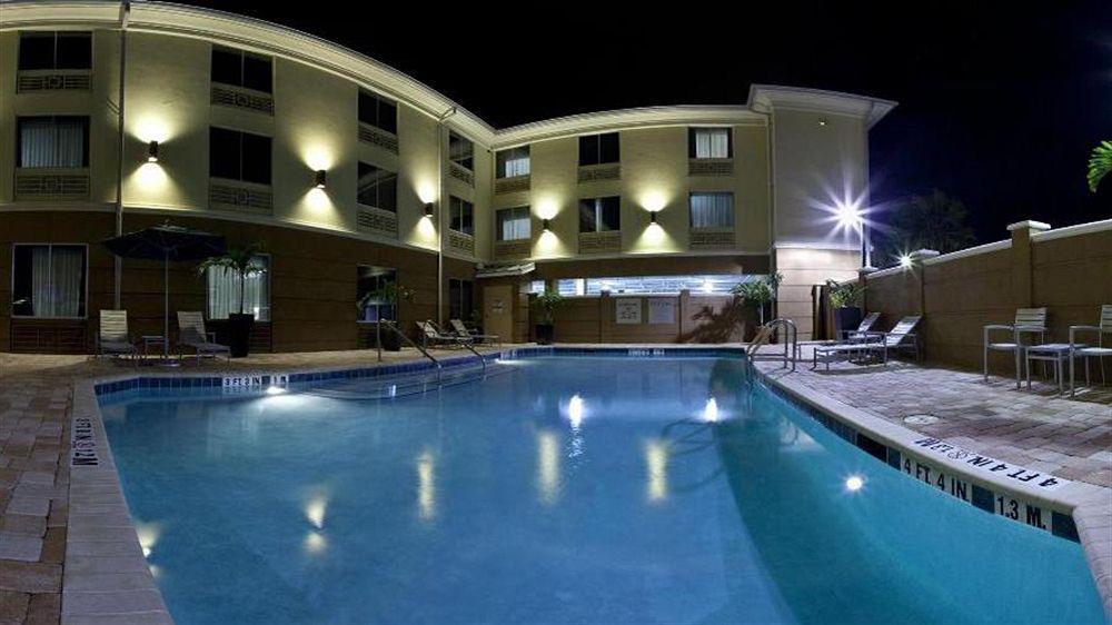 Holiday Inn Express Jacksonville Beach By Ihg מראה חיצוני תמונה