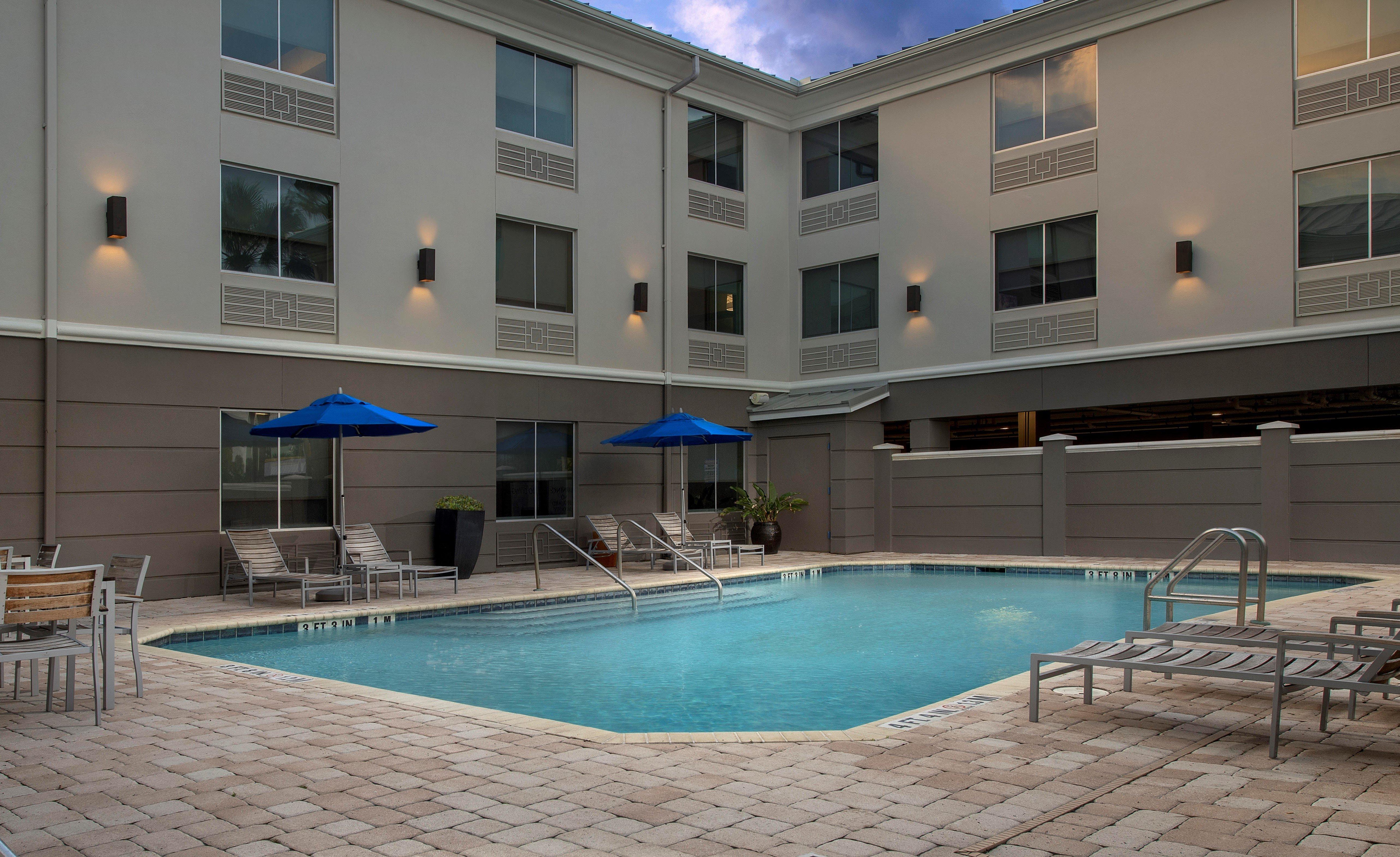 Holiday Inn Express Jacksonville Beach By Ihg מראה חיצוני תמונה