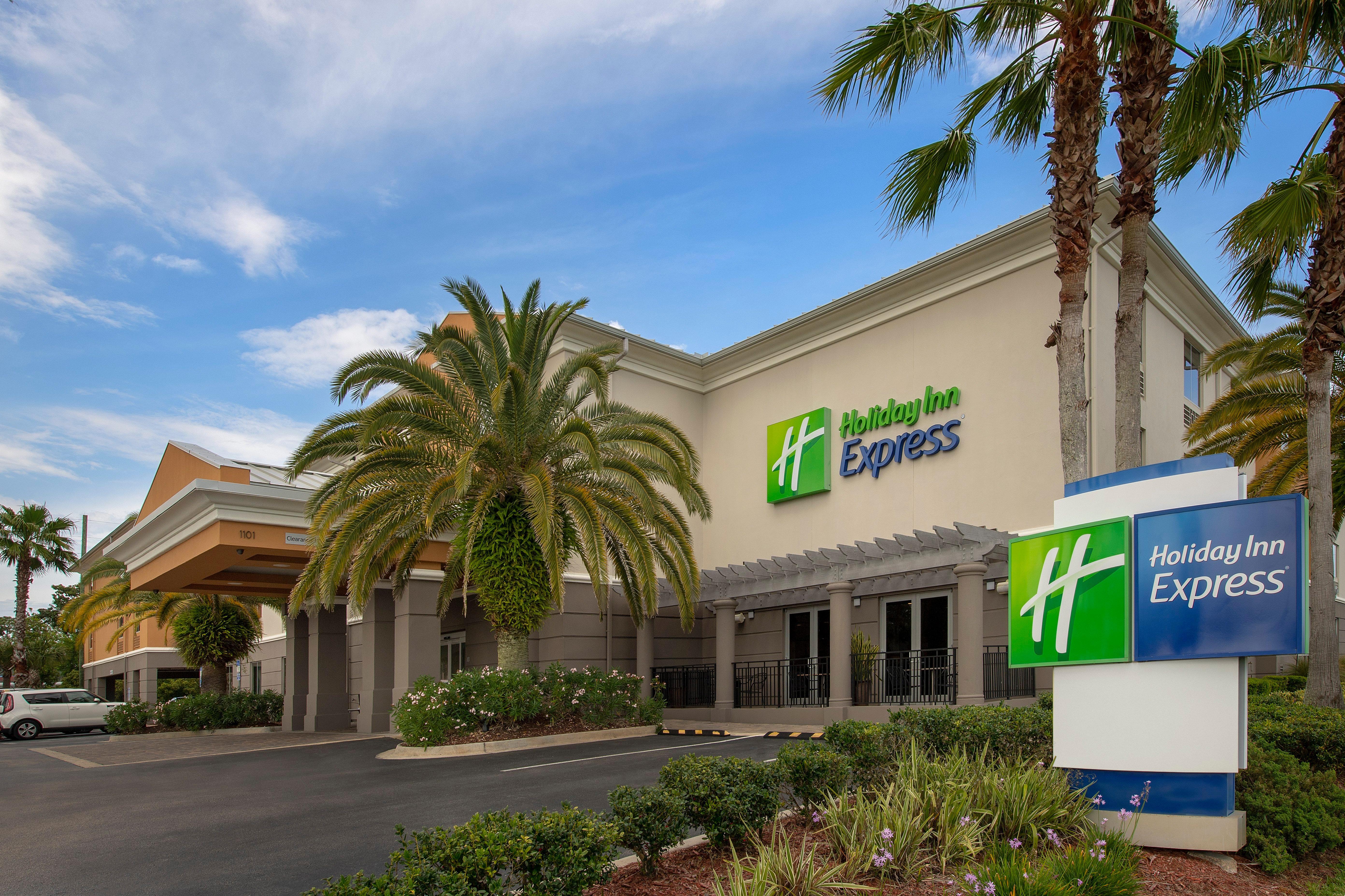 Holiday Inn Express Jacksonville Beach By Ihg מראה חיצוני תמונה