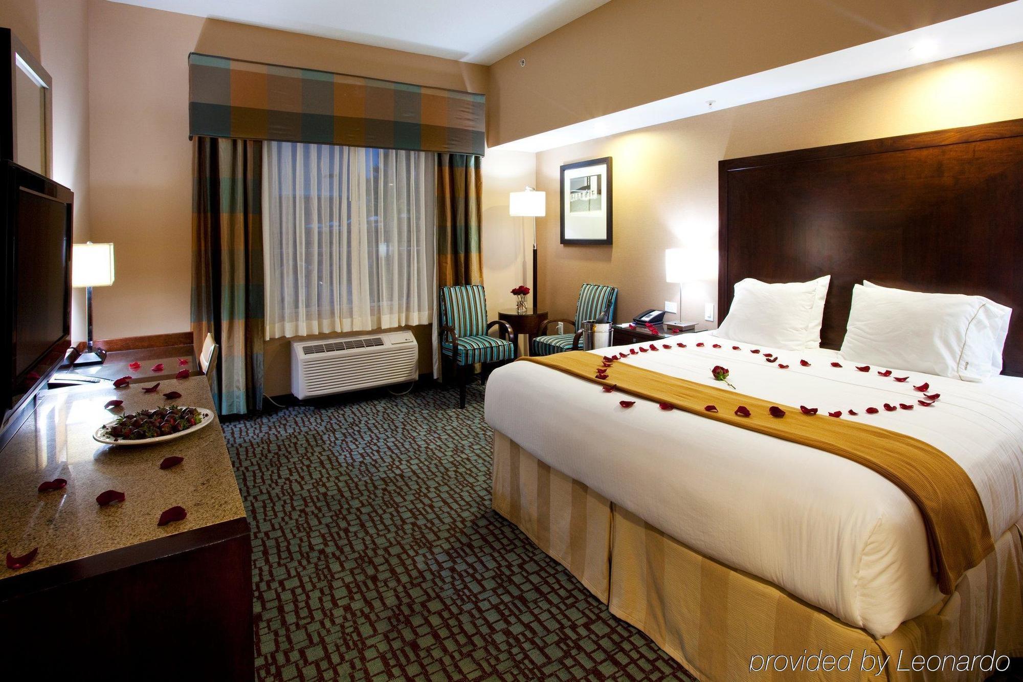 Holiday Inn Express Jacksonville Beach By Ihg מראה חיצוני תמונה