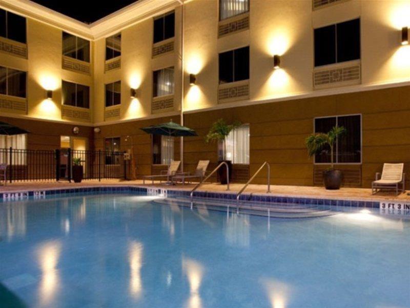 Holiday Inn Express Jacksonville Beach By Ihg מראה חיצוני תמונה