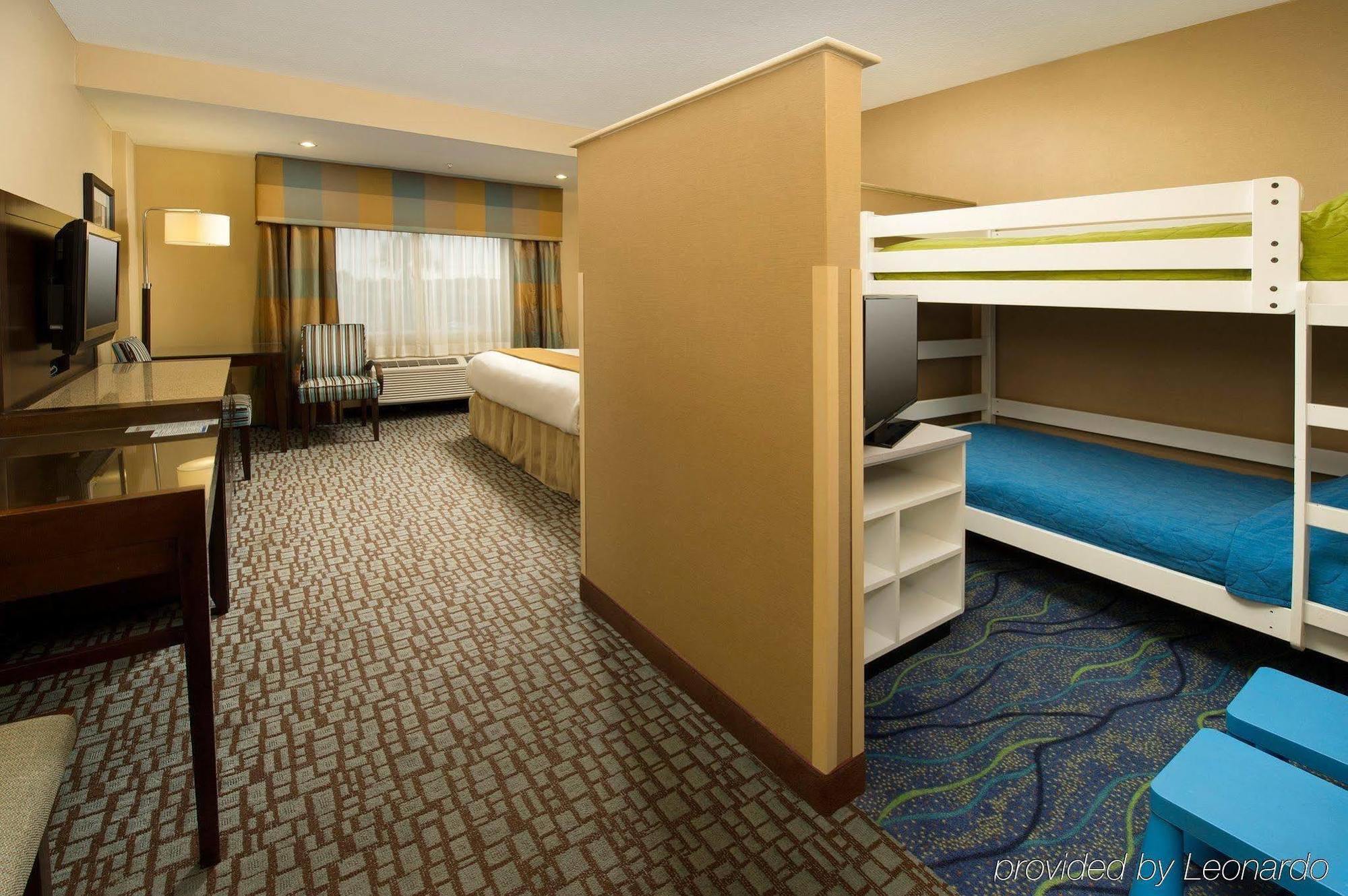 Holiday Inn Express Jacksonville Beach By Ihg מראה חיצוני תמונה